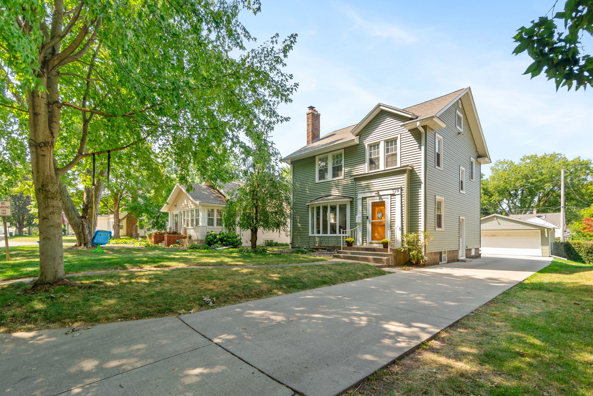 The Charming & Character-Filled Home in the Prospect area of Waterloo Iowa | Oakridge Real Estate
